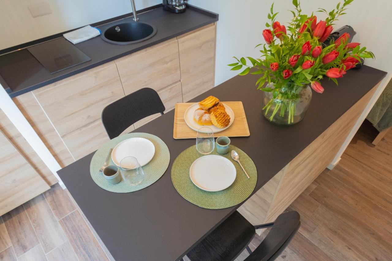 Enchanted Como Lake - Tremezzo Apartments By Rent All Como Экстерьер фото
